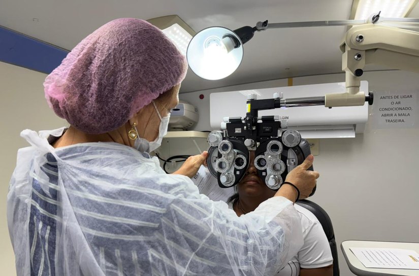 Visão renovada: trabalhadores do comércio recebem consultas e óculos gratuitos em ação do Sesc Alagoas