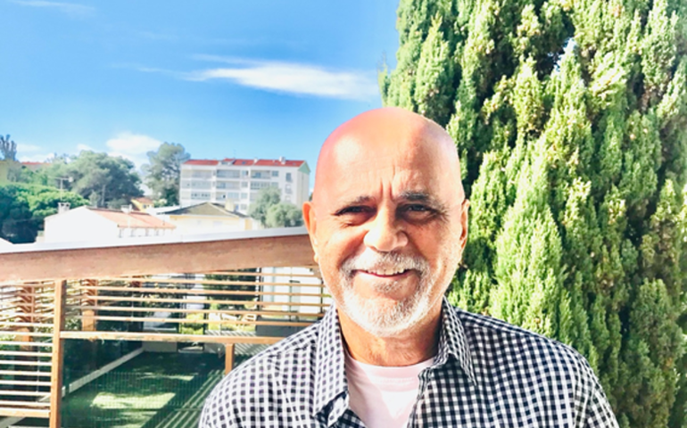 Professor de história apresenta o livro Conspiração de Jorge Oliveira