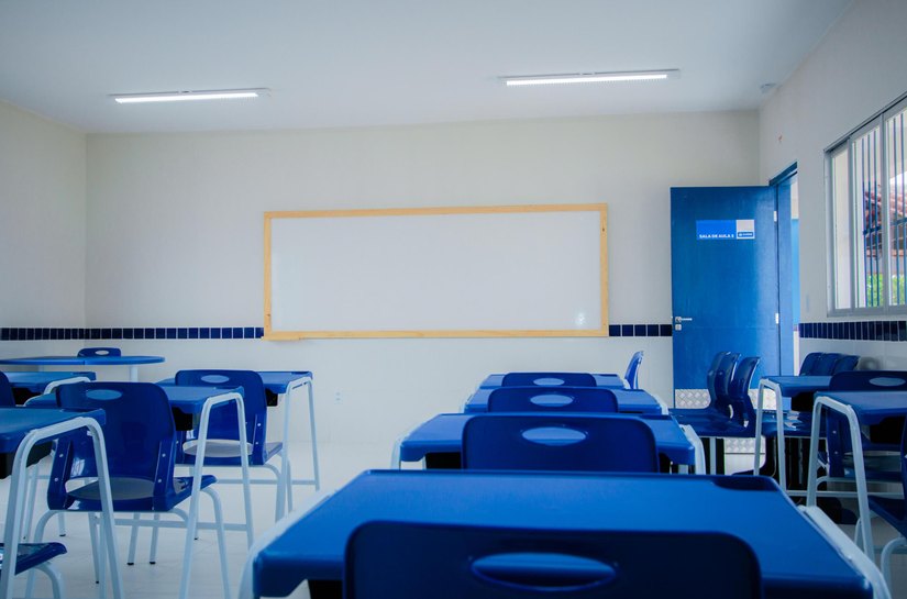 Governo entrega nova sede de escola que atende mais de 1.200 estudantes em Limoeiro de Anadia nesta quarta