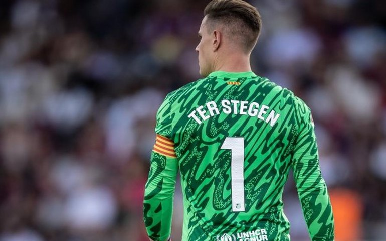 Ter Stegen anuncia nova cirurgia nas costas e ausência no Barcelona por 3 meses: 'Dia difícil'