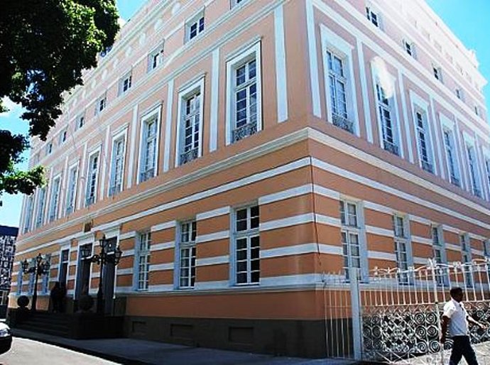 Comissões da Assembleia convocam reunião para a manhã desta terça-feira