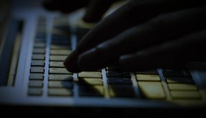o-novo-golpe-de-sextortion-na-internet-tenho-sua-senha-e-conheco-seu-segredo-1544208531982_v2_900x506