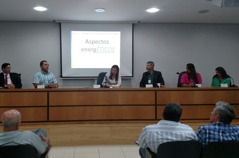 Em reunião na AMA, prefeitos recebem da Eletrobras orientações sobre furto de energia