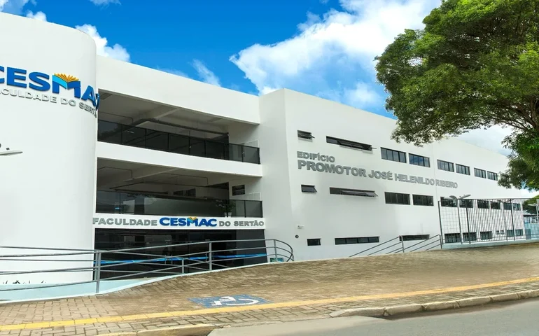 Faculdade CESMAC do Sertão promove Simuladão OAB, adesivaço da Campanha do Vestibular 2025.2 ações promocionais neste sábado