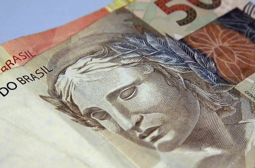 Brasileiros sacaram R$ 315 milhões em valores a receber em maio