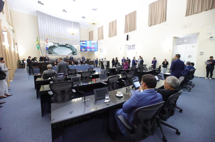 Assembleia mantém seis vetos a projetos de lei durante sessão ordinária