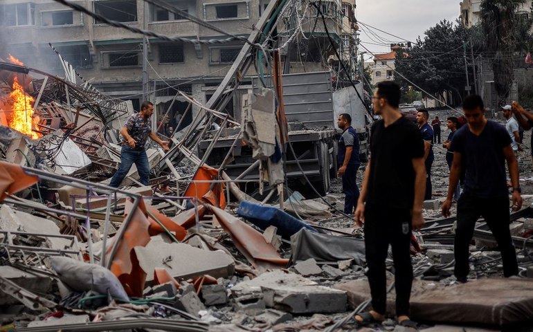 Defesa Civil de Gaza identifica 75 dos mortos em ataque a escola; Israel fala em 31 membros de Hamas e Jihad Islâmica mortos
