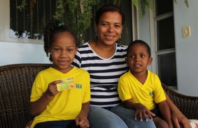 Beneficiários do Bolsa Família devem informar mudança de escola dos filhos
