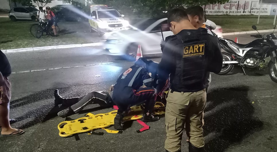 Colisão deixa dois motociclistas feridos em Aracaju