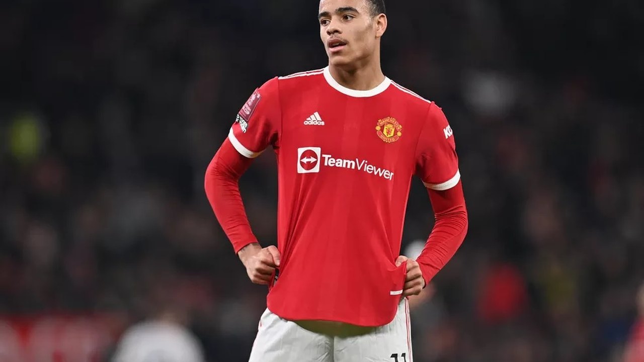 Jogador do Manchester United paga fiança e deixa prisão na Inglaterra