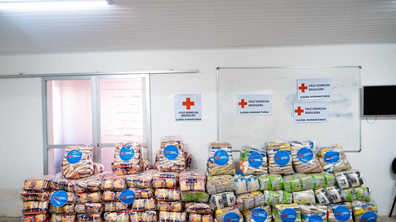 Alagoas Sem Fome reforça distribuição de refeições para pessoas em situação de rua