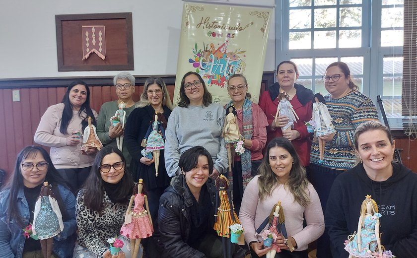 Historiando com as Artes realiza workshop “A Rainha das Hortênsias de cada um”