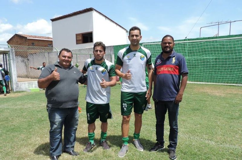 Coruripe confirma contratações de lateral, volante e recebe zagueiro