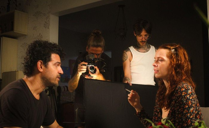 Clipe tem direção de Larissa Ribeiro e Antony Graber Clipe tem direção de Larissa Ribeiro e Antony Graber