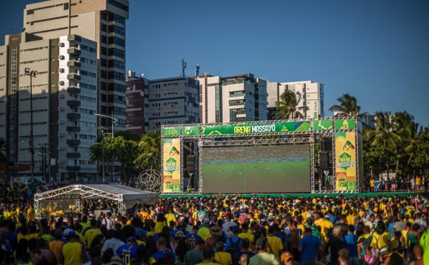 Telões da Arena Massayó transmitem o jogo do Brasil nesta sexta-feira (02)