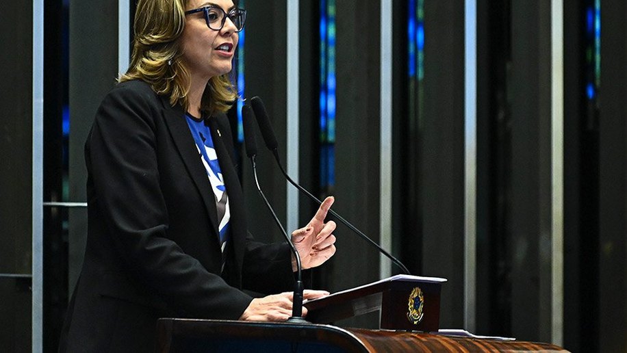 Senadora Leila Barros alerta para crescimento dos feminicídios no Brasil