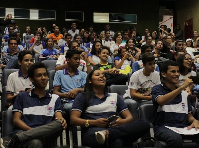 Alunos da rede estadual trocam experiências sobre grêmios estudantis