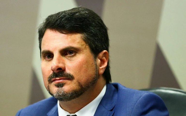 Renan e Randolfe pedem investigação contra Marcos do Val no Conselho de Ética do Senado