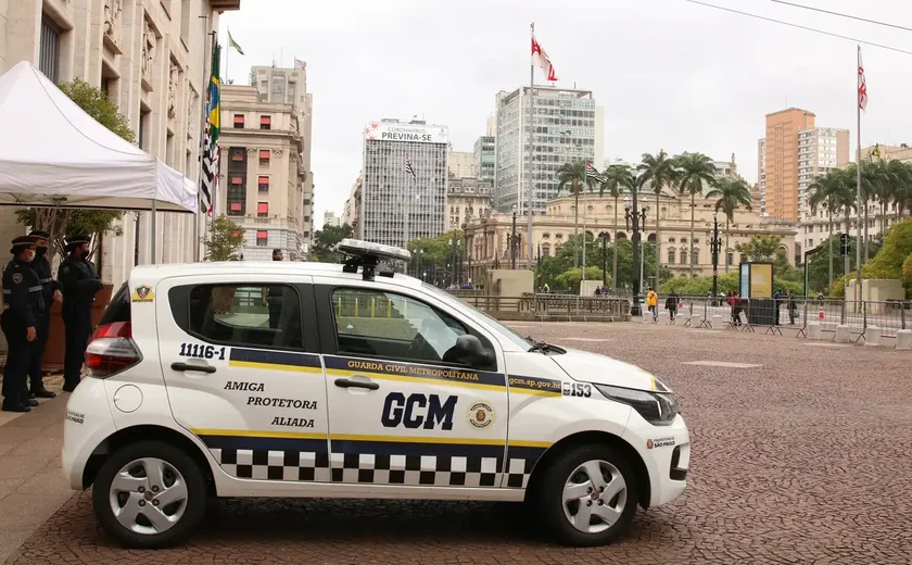 Confusão entre GCM e manifestantes atrasa ato do Grito dos Excluídos na praça da Sé