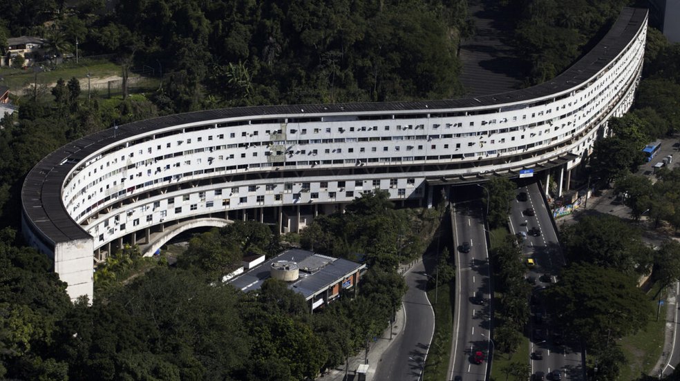 Globo usa condomínio histórico do RJ como cenário de novela