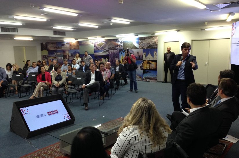 Marcius Beltrão defende regionalização do turismo em reunião com ministro