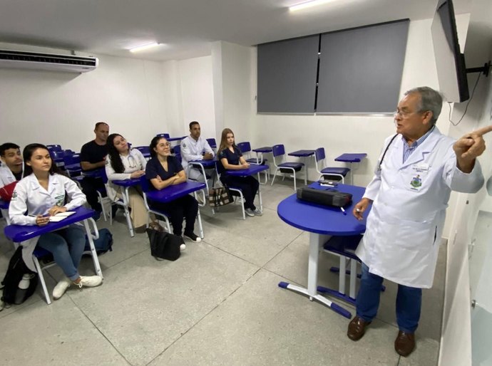 Uncisal concede título de Doutor Honoris Causa ao médico José Maria Constant