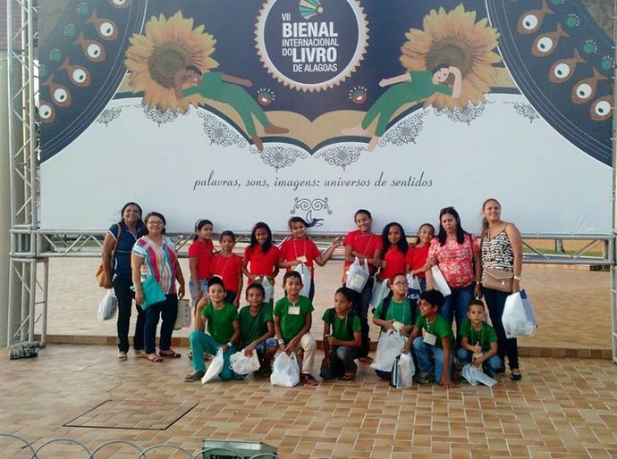 Estudantes de escolas públicas de Pilar participam da bienal do livro