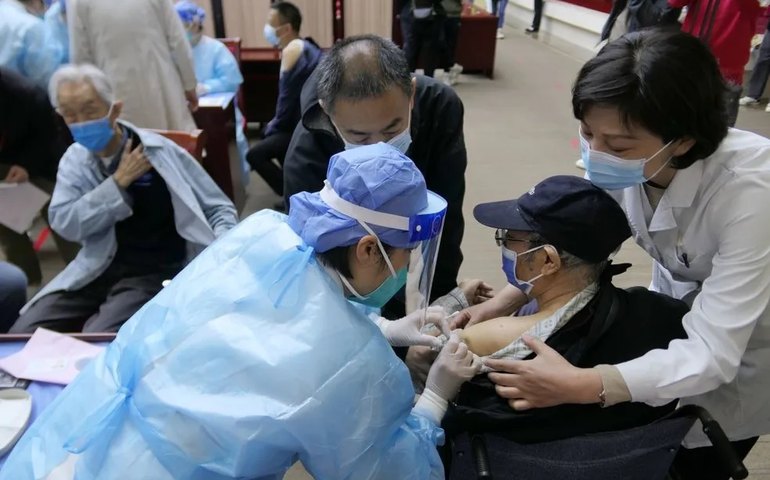 China alivia restrições e sinaliza mudanças no combate à covid