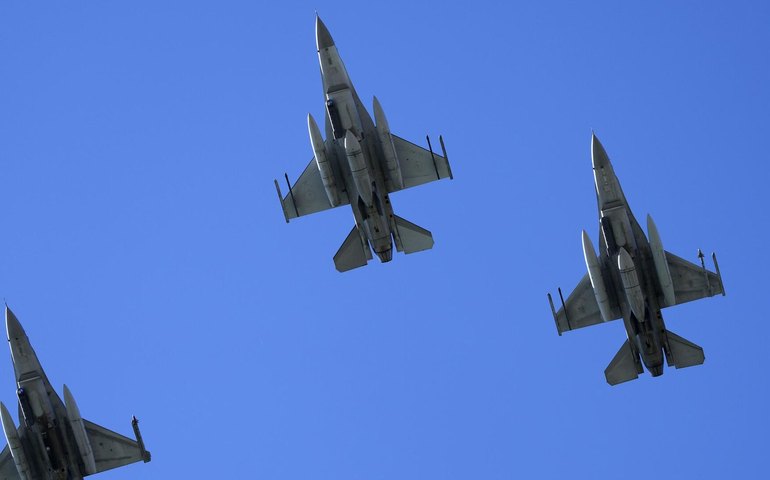 Compra de caças F-16 dos EUA gera crise no governo do Peru e provoca renúncia de ministros