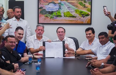 Luciano Barbosa Arthur Lira assinam ordem de serviços para a segunda etapa da Marginal do Piauí