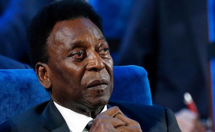 Pelé permanece internado e doença oncológica progride