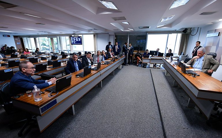 CCJ analisa tipificação de atos de grupos criminosos organizados como terrorismo