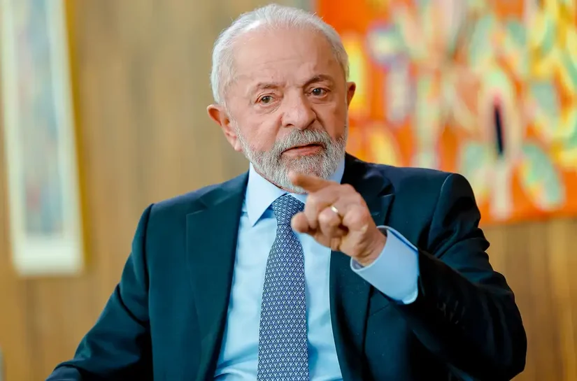 Lula reúne ministros para discutir tarifaço e socorro a empresas deve ser divulgado por etapas