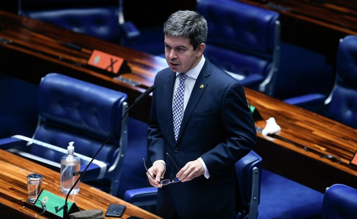 Mídia: líder de Lula no Congresso contemporiza e diz que PDT 'continua no governo' Mídia: líder de Lula no Congresso contemporiza e diz que PDT 'continua no governo'
