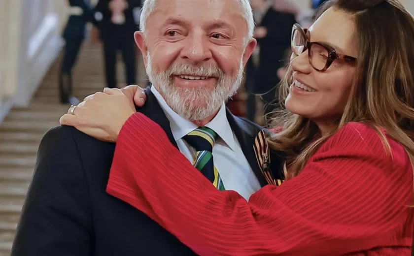 Oposição tenta barrar decreto de Lula que amplia funções de Janja no Planalto