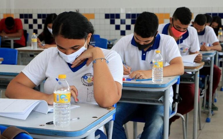Rede Estadual realiza ações presenciais e atividades on-line em preparação para o Enem