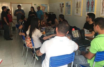 Prefeito Zé Adelson vistoria reparos em escolas e se reúne com profissionais da educação de ODG