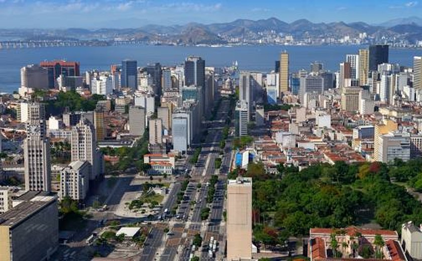 Em meio ao G20, carro de comitiva oficial é alvo de roubo no Centro do Rio