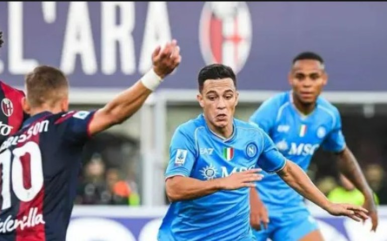 Napoli fica no 0 a 0 com Bologna em jogo sonolento e chega a 3 jogos sem vencer no Italiano