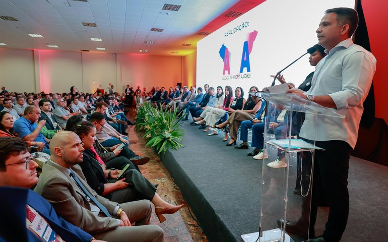 Governador garante a prefeitos que Alagoas manterá os altos índices de investimentos