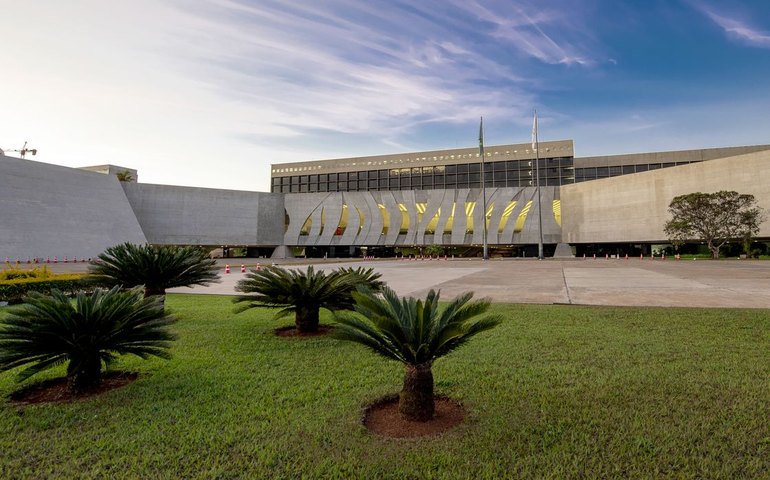 STJ condena desembargadores do Rio por esquema com ex-governador
