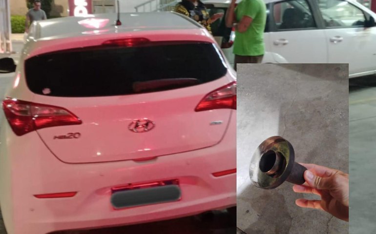 Agentes do DMTT autuam veículo com descarga alterada na Ponta Verde