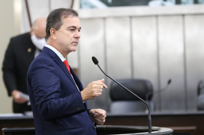 Ronaldo Medeiros critica processo de privatização dos Correios