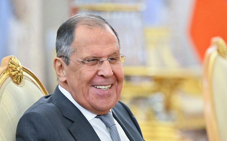 Lavrov dá aula de diplomacia em entrevista à CBS