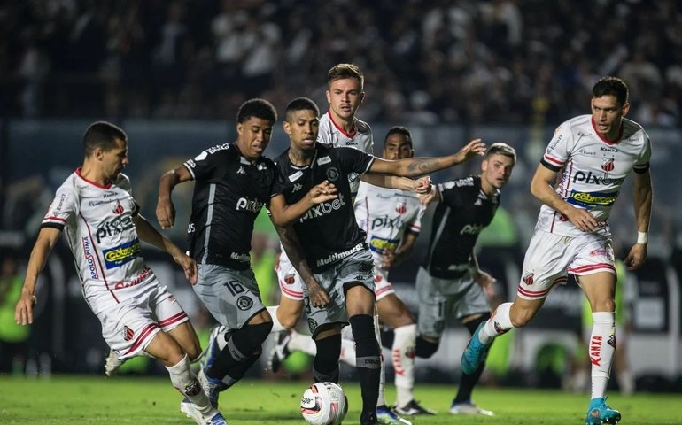 Vasco faz festa para Alex Teixeira, empata com Ituano e acaba vaiado pela torcida