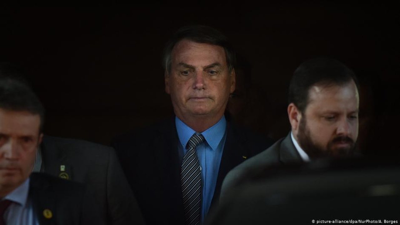 “Bolsonaro é a exibição sem censura da incivilização brasileira”