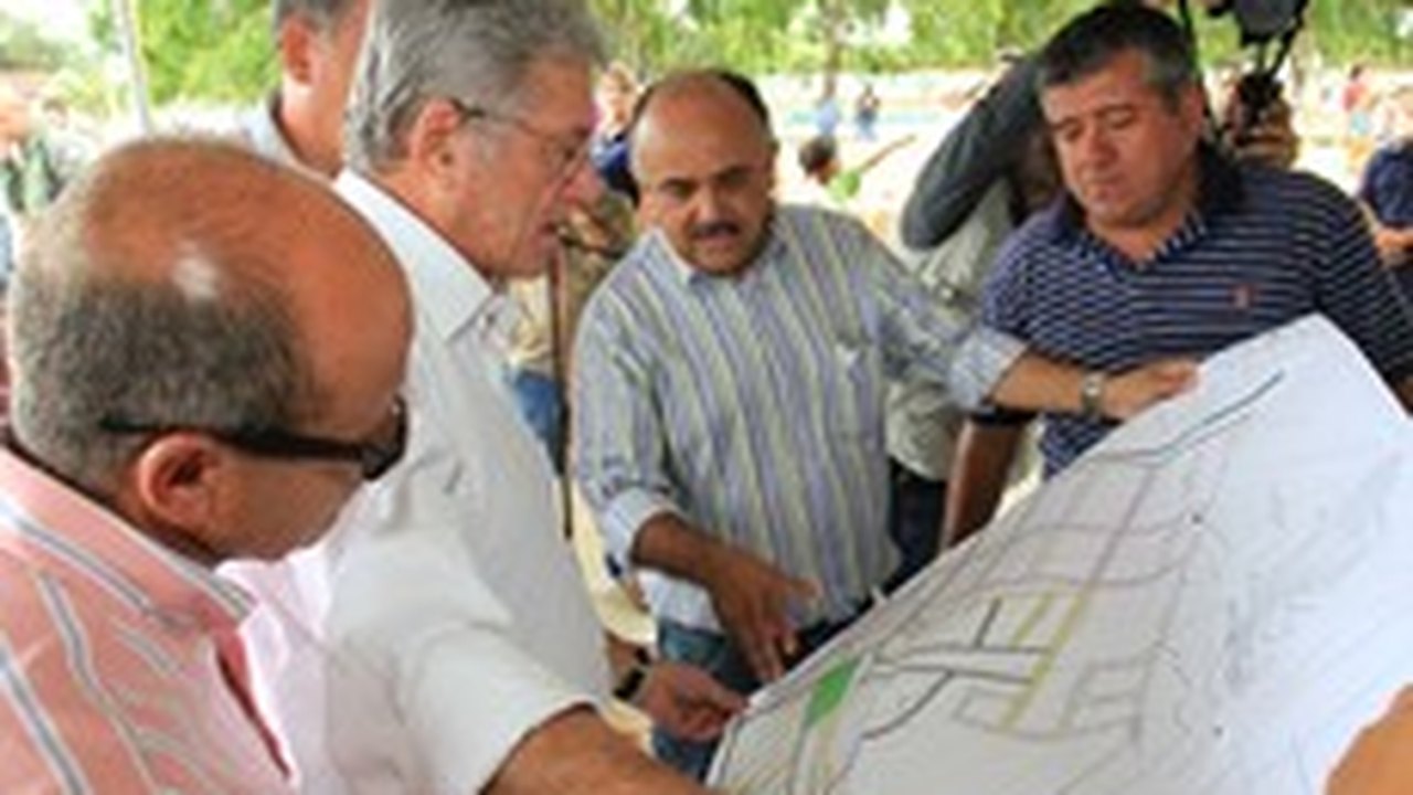Povoado em Atalaia ganha obras de drenagem e pavimentação