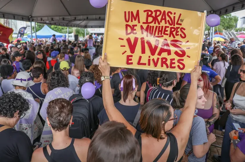 Autonomia financeira é prioridade para mulheres, aponta pesquisa