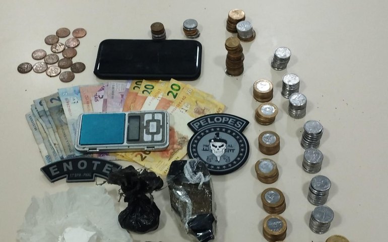 PM encontra arma e drogas em mochila infantil após abordagem em Teotônio Vilela