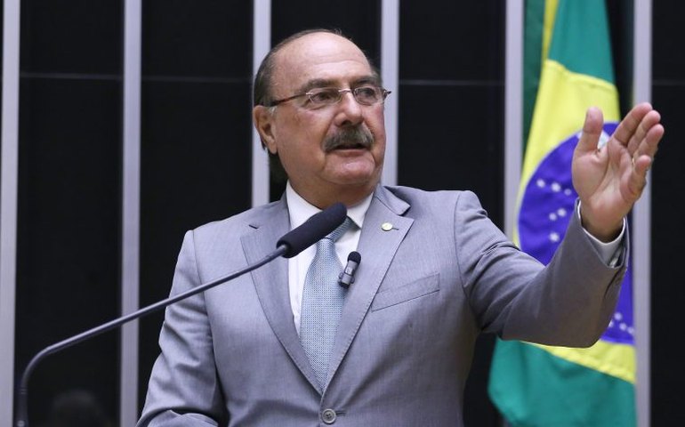 Comissão aprova indenização e pensão especial às pessoas com complicações do Zika vírus